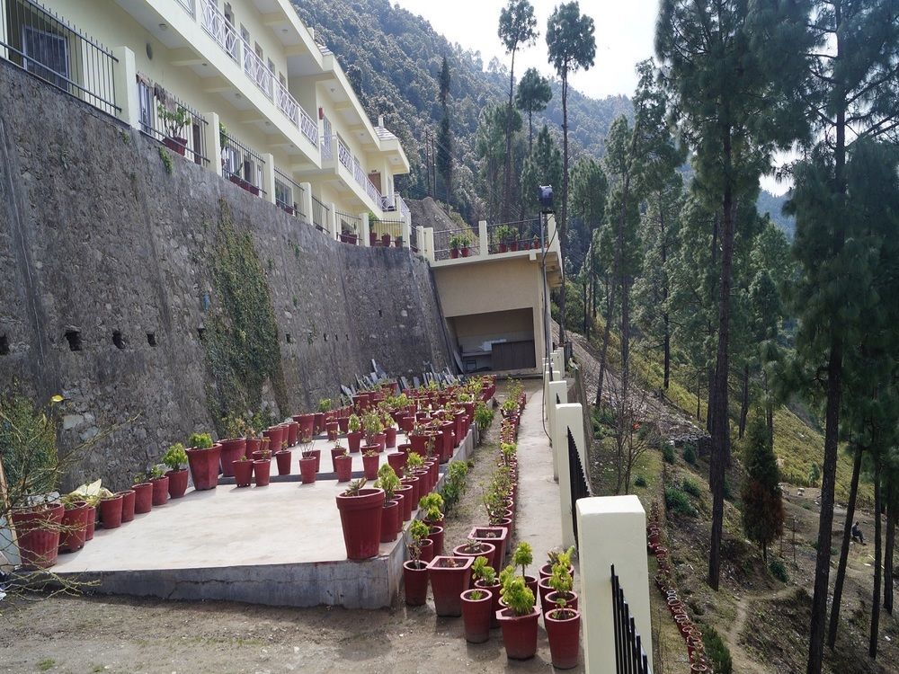 V Resorts Mumukshu Pauri المظهر الخارجي الصورة